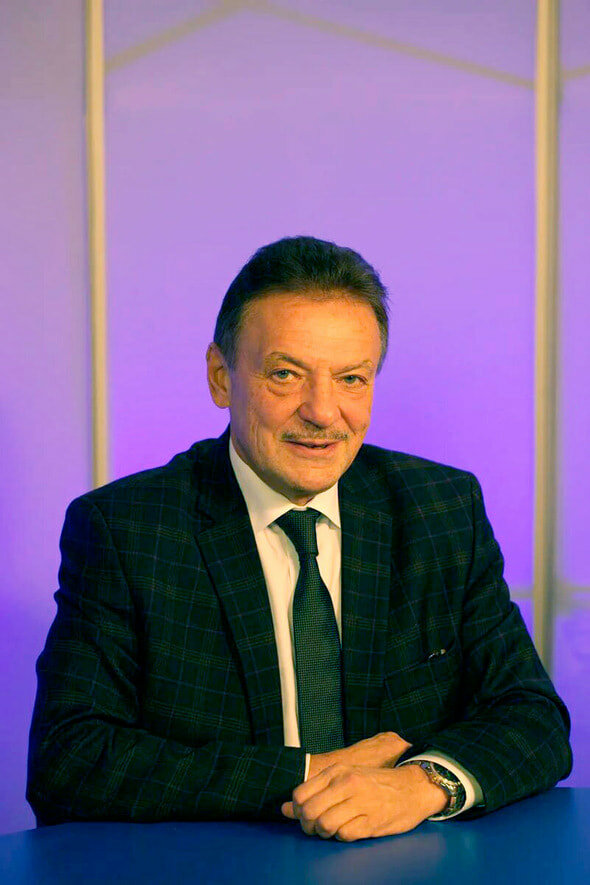 Александр Тихомиров Врач — акушер-гинеколог, заслуженный врач России, профессор