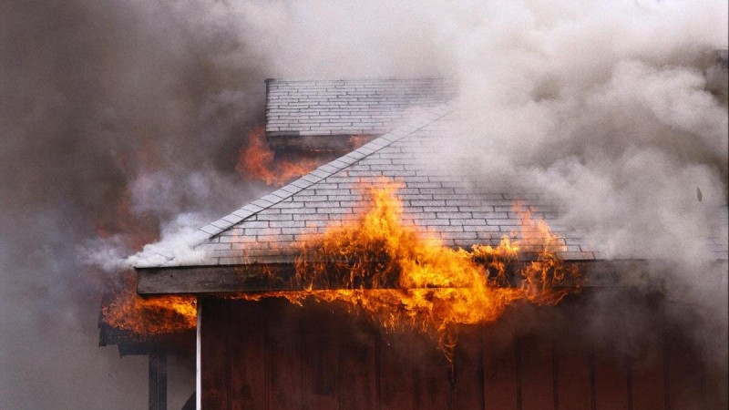 Дом в огне:Charles O'Rear/Getty Images