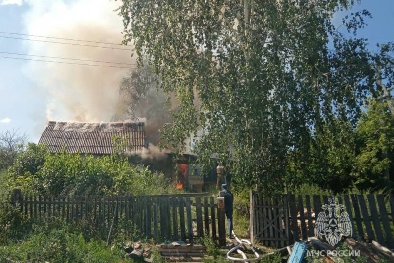 Пожар в селе Кытманово пресс-службы ГУ МЧС по Алтайскому краю