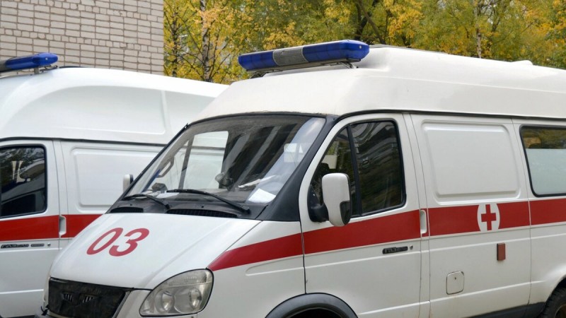 Беременную двойней женщину доставили в одну из больниц Санкт-Петербурга со следами побоев. Она получила серьезные травмы, сообщила «Фонтанка».