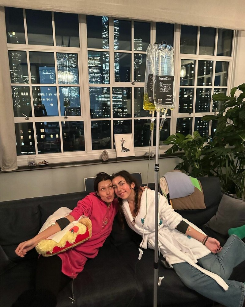 Белла Хадид взяла отпуск для лечения обострившейся болезни ЛаймаСоцсети Беллы Хадид
