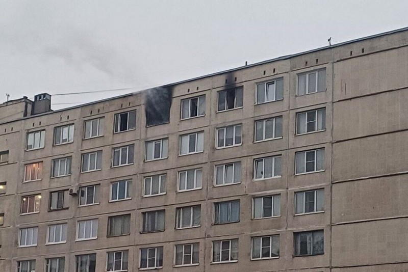 Пожар в девятиэтажке на Пловдивской улице потушили за полчаса. Фото: t.me/Megapolisonline